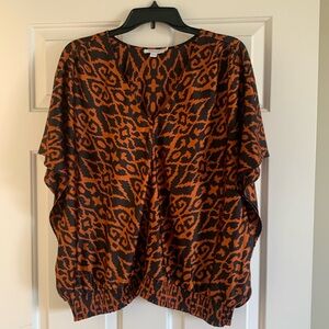 Beautiful Chicos print top.